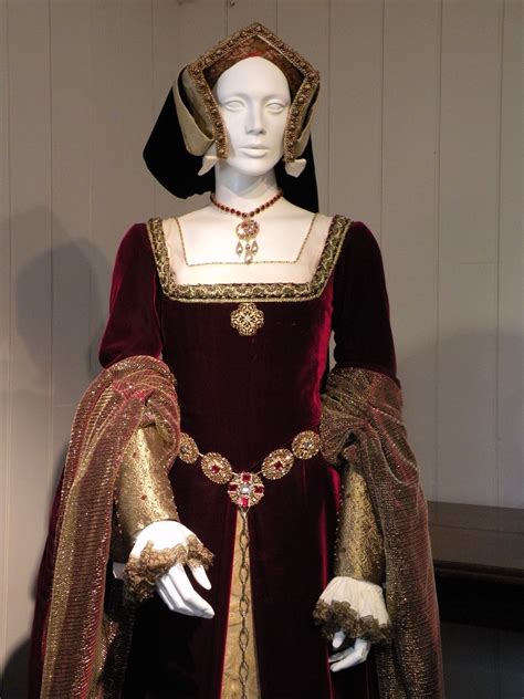 tudor clothes|10 facts about tudor fashion.